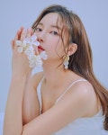 황후의 품격 NS윤지(김윤지), 인스타 속 환상적인 비주얼 눈길…가수 시절 히트한 노래는?