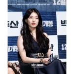 백두산 수지, 얼굴로 복지하는 홍보 여신…12월 개봉