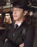 꽃길만 걸어요 설정환, 안경 쓴 봉천동 팀장…나이 궁금해지는 훈훈한 외모