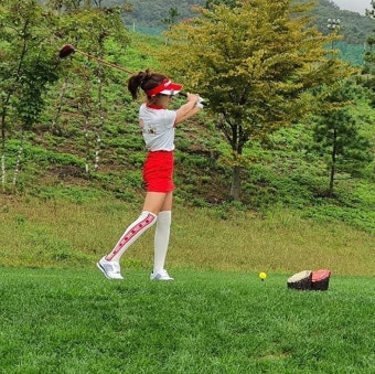 박연수(박잎선) 딸 송지아, 송종국 똑닮은 미모로 골프 연습 중…
