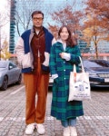 나는 자연인이다 성우 정형석♥박지윤, 가을느낌 물씬 나는 퇴근길 인증샷…남다른 패션센스 자랑하는 월드부부