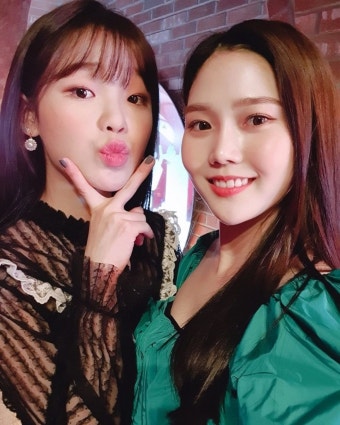 오마이걸 승희-효정, 러블리한 요정 미모…