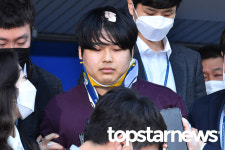 [UHD포토] N번방 박사 조주빈, 머리에 붙어있는 반창고