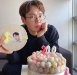 어이가 없네 유아인 성대모사 장성규, 팬들 생일선물 인증 아이돌만 받는 선물 받아버렸다