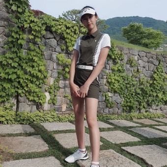 박연수 딸 송지아, 모델 뺨치는 기럭지 '골프웨어도 완벽소화'