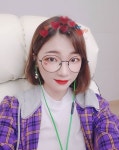 복권당첨 스트리머 루시아, 장기 휴방 사유 앉아있는게 힘든상태