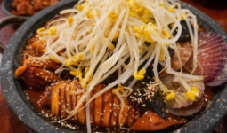 2TV 저녁 생생정보-청춘시대 26세 열정이 만든 돌판 해물 갈비 맛집, 위치는?
