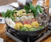 생방송오늘저녁 원주 신호등 만두전골 맛집 위치는? 과일양념 막국수 별미!