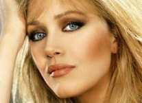 본드걸 타냐 로버츠, 끝내 사망…남편과 대변인이 유품 수습