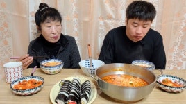 온갖 트집 다 잡아…유튜버 다정한부부, 라면 먹방 중 말다툼?