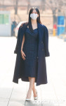 [HD포토] 김소연, 네이비코트와 매치한 고급스러운 원피스 (펜트하우스 시즌2 제작발표회 출근길)