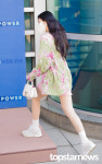 [HD포토] 레드벨벳(Red Velvet) 조이, 긴 다리 뽐내며 입장 (동물농장 출근길)
