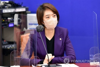 고민정, 김정숙 여사 '옷값 논란'에 
