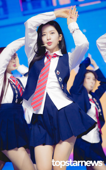 [HD포토] 아이브(IVE) 안유진, '골반을 씰룩쌜룩' (러브 다이브 쇼케이스)