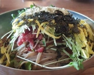 생생정보 파주 산더미육회국수 맛집 위치는? 비빔국수-냉국수-한우물회국수 도토리생면!