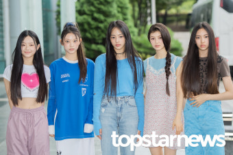 [UHD포토] 뉴진스(NewJeans), '첫 라디오 출연에 긴장한 슈퍼루키들' (두시탈출 컬투쇼 출근길)