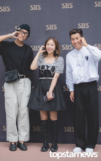[HD포토] 신곡 GO로 돌아온 코요태, '라디오 출근해요' (두시탈출 컬투쇼 출근길)