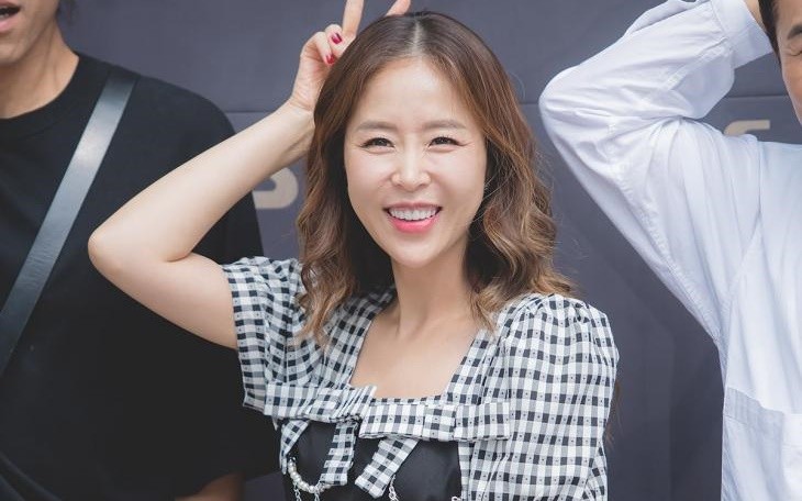 코요태 멤버 신지, 가수 문원과 상반기 서울서 결혼식…웨딩 화보 공개