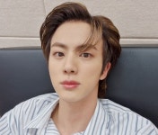 팬 사랑 꾼 방탄소년단 진, 저의 사랑이 전해지나요?…″로맨틱한 석진, 당신은 그저 빛″