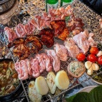 생방송투데이-맛의승부사 안산 닭구이 맛집, 닭칼국수·돌판오징어볶음 外…빵플레이스 서울 홍대 마들렌 베이커리카페 위치는?