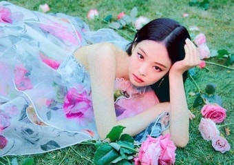 블랙핑크 제니, 'SOLO' 뮤직비디오 9억뷰 돌파 소감…