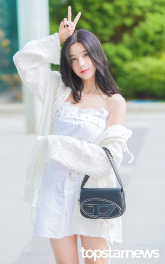 권은비, '어제보다 더 뽀얀 대장토끼' (웬디의 영스트리트 출근길) [HD포토]