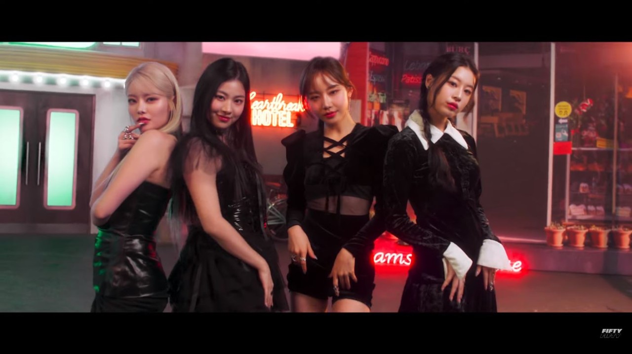 피프티 피프티, 새로운 멤버들 공개로 새로운 시작의 무대를 꾹꾹 눌렀다
