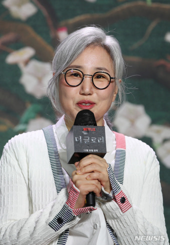 '더 글로리' 김은숙 작가-윤하림 대표, 수해 이웃 위해 4천만 원 기부