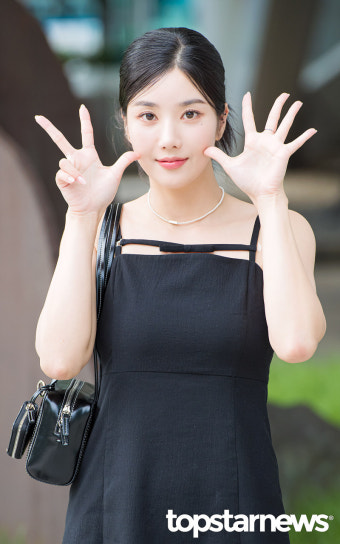 권은비, '8시에 만나요~!' (권은비의 영스트리트 출근길) [HD포토]