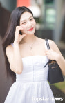 레드벨벳 조이, 여름에는 계곡 말고 박수영하세요 (동물농장 출근길) [HD포토]