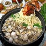 생방송투데이-리얼맛집 공주 쌍신동 황금칼국수 식당 위치는? 물총알밤칼국수-해물바삭파전-밤두부김치보쌈 外