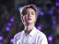 [BTS News] '기립 박수를 이끄는 명곡' 방탄소년단 진 '에피파니' 스포티파이 2억 5000만 돌파..실버보이스의 저력