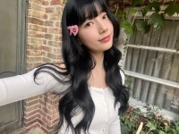 앨범 한 가득 두나…수지, 드라마 이두나! 시청 독려→촬영장 셀카 공개