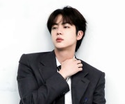 [BTS News] 방탄소년단 진으로 눈 정화…홍김동전, 최고 미남의 상징으로 진 등장