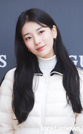 무결점의 미모로 빛나는 수지, 제61회 백상예술대상 우아한 포즈와 아름다움으로 시선 사로잡아