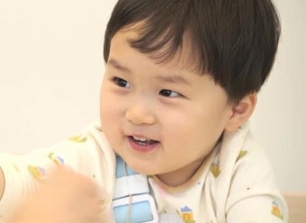 '슈돌' 김준호 아들 은우, 생후 25개월 만 처음 생긴 여자친구 공개→아빠 질투 폭발