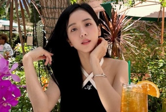 YG 떠난 블랙핑크 지수, 친오빠 손잡나…엔터 채용 공고 보니