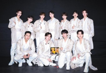 'K팝 최초' 세븐틴, 英 '글래스턴베리' 메인 무대 출격