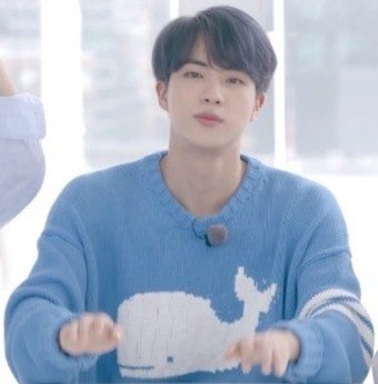 [BTS News] '김석진 고래 발견' 전 세계 팬들 뜨거운 환호…방탄소년단 진 전역축하 행렬 합류
