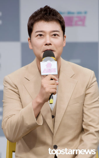 전현무, '태계일주 기안84와 선의의 경쟁 기대해' (송스틸러 제작발표회) [HD포토]