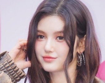 뉴진스 다니엘, 민희진-하이브 분쟁 속 '2024 코리아 온 스테이지' 단독 MC 발탁 [TOP이슈]