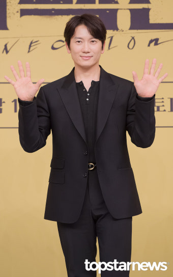 지성, '손으로 딱 가려질듯한 얼굴 크기' (커넥션 제작발표회) [HD포토]
