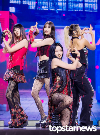 신곡 무대 선보이는 하이키, '뜨거워지자' (쇼케이스) [HD포토]