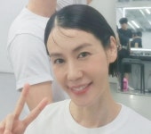 김지호, 피부과 시술 부작용 고백 턱 보톡스 맞고 한쪽 마비돼