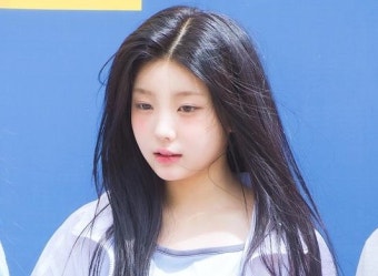 키스오브라이프 나띠, 발목 부상으로 활동 제약…무대 의지 여전히 강해!