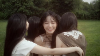 피프티 피프티, 5인 체제→멤버들 실루엣 담은 첫 티저…컴백 준비 완료 [리부트]