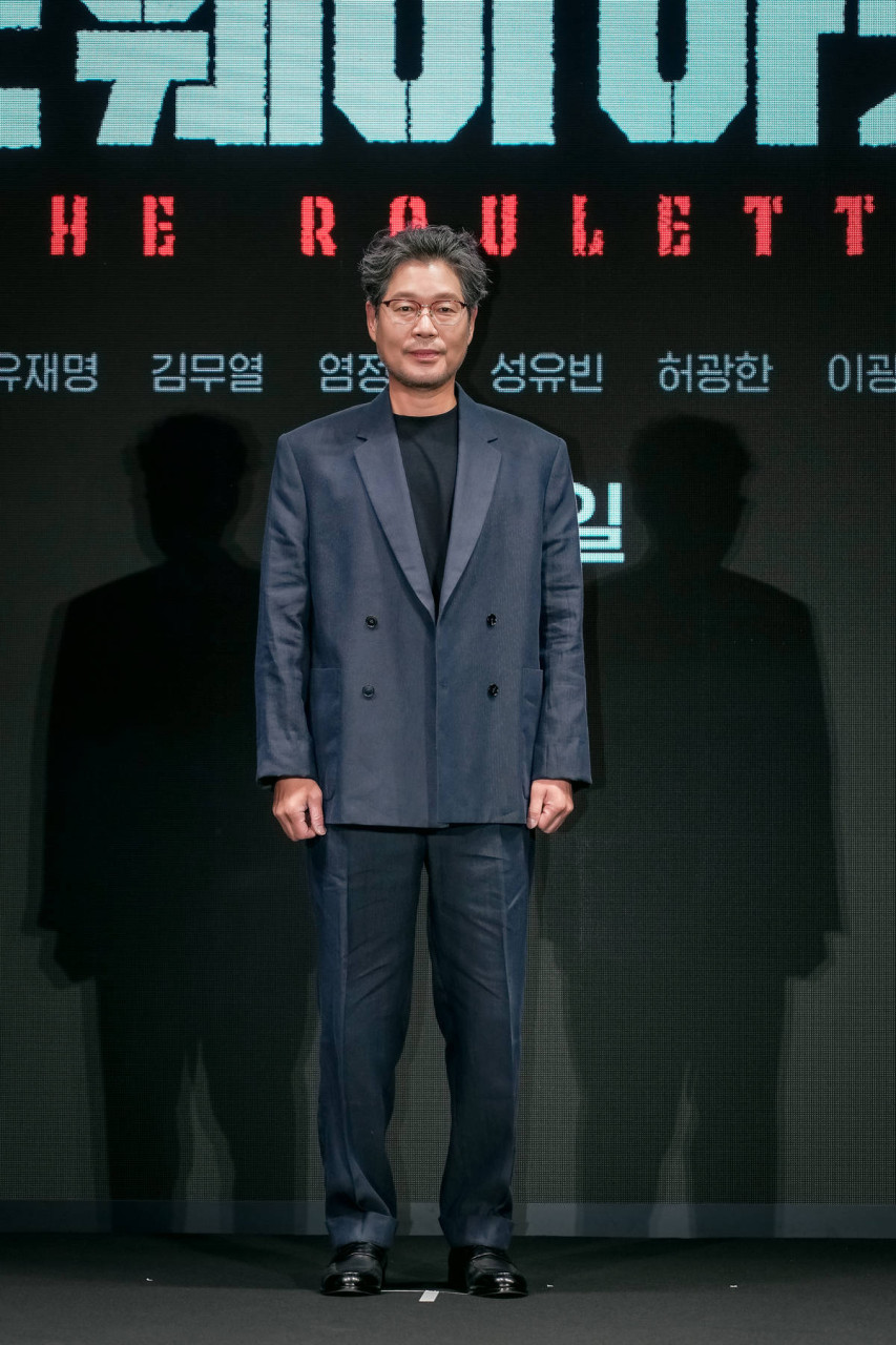 유재명, 희대의 악역 김국호로 화제! LG U+와 협업한 노웨이아웃 31일 공개 예정