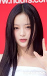 뉴진스 하니, 팜하니 초 클로즈업이 너무 예뻐서 큰일 (현대백화점면세점 포토월) [HD포토]