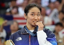 금메달 획득 안세영, 배드민턴 대표팀 비판→협회 측 한의사까지 추가 파견 [TOP이슈]
