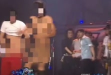 생방송 중 성기 노출…럭스 멤버, 19년 전 사고 뒤늦게 사과